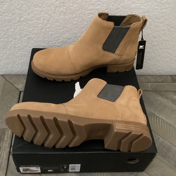 SOREL Emelie III Waterproof Chelsea Boot (Women) 9M - Picture 3 of 8